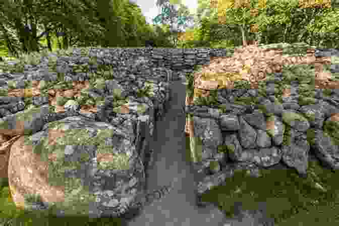 Clava Cairns Surrounded By Lush Green Meadows And Distant Hills A Visitors Guide To Clava Cairns